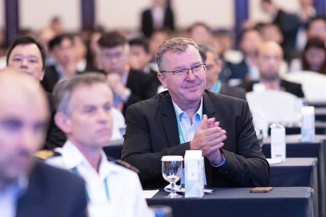 Sdt S23 Plenary 2 the Unbreakable Digitalisation Wave11.jpg