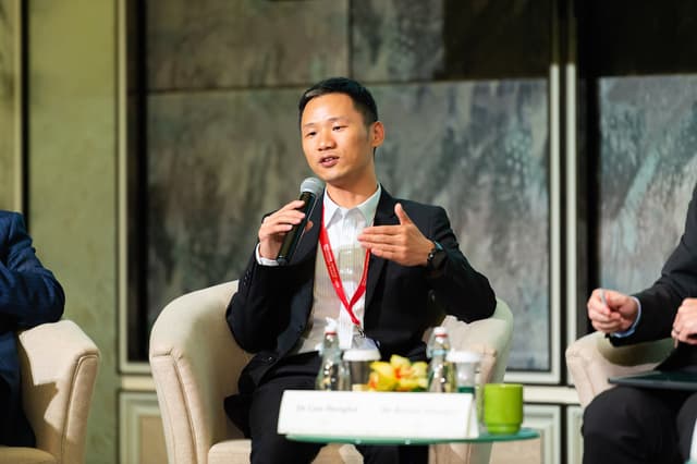 Concurrent Panel Discussion   Will Small Outdo Big in Space 4.jpg