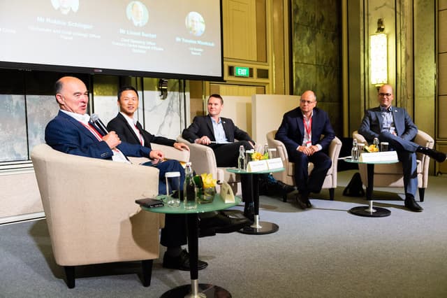 Concurrent Panel Discussion   Will Small Outdo Big in Space 2.jpg