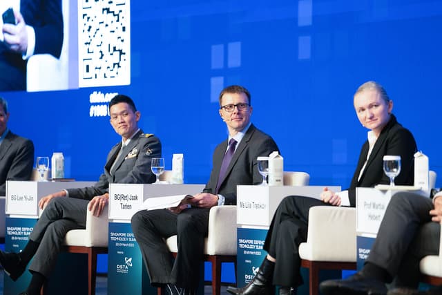 Sdt S23 Plenary 2 the Unbreakable Digitalisation Wave2.jpg